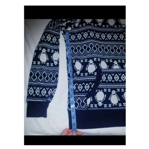 M/L | Penguin Pullover - Picture 10 of 12